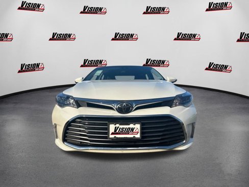 Used 2018 Toyota Avalon XLE image 2