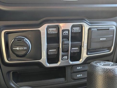 Used 2018 Jeep Wrangler Unlimited Sport S image 16