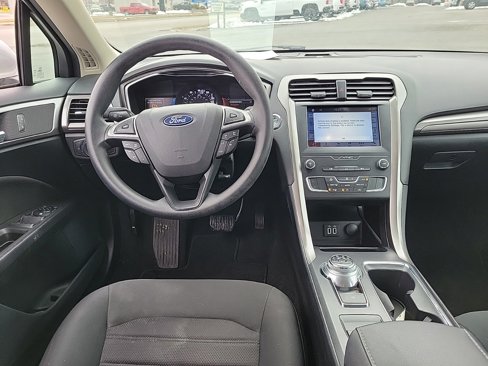 Used 2019 Ford Fusion SE image 10