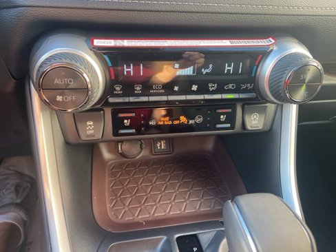 New 2025 Toyota RAV4 Limited image 19