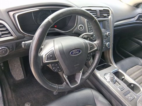 Used 2017 Ford Fusion SE w/ Equipment Group 601A image 4