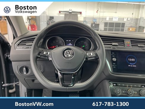 Certified 2021 Volkswagen Tiguan SE w/ Panoramic Sunroof Package image 15