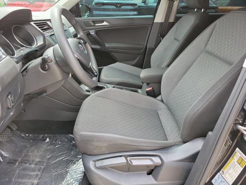 Used 2021 Volkswagen Tiguan S image 13