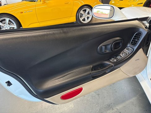 Used 2004 Chevrolet Corvette Coupe w/ Preferred Equipment Group image 30