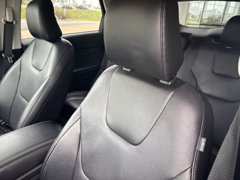 Used 2022 Ford Edge Titanium image 13
