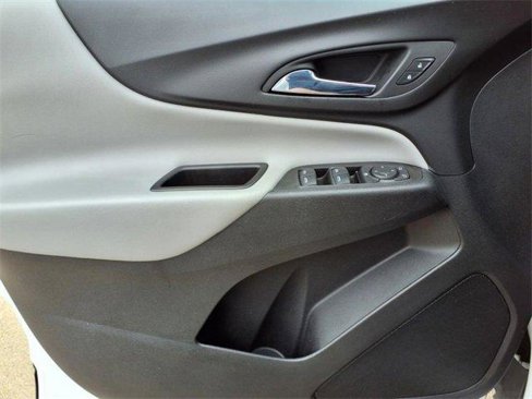 Used 2021 Chevrolet Equinox LS w/ LS Convenience Package image 21