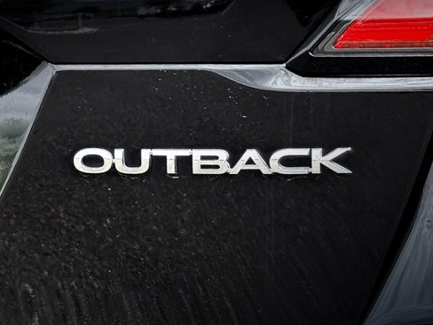 Used 2023 Subaru Outback Premium image 31