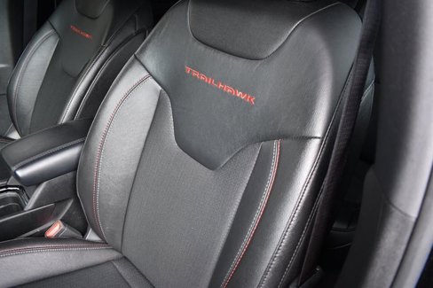 Used 2024 Jeep Compass Trailhawk image 9