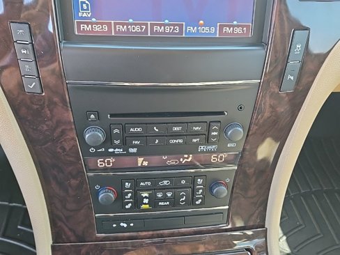 Used 2012 Cadillac Escalade ESV Luxury image 26