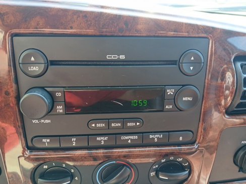 Used 2006 Ford F350 Lariat image 34