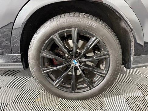 Used 2024 BMW X6 xDrive40i w/ Premium Package image 12