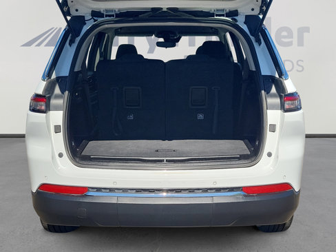 Certified 2023 Jeep Grand Cherokee L Laredo image 29