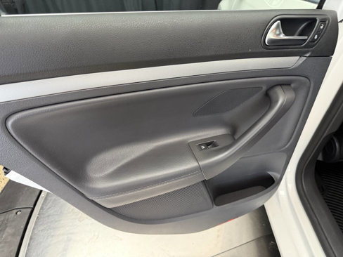Used 2009 Volkswagen Jetta SE image 17