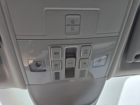 New 2025 Volkswagen Taos SE image 37