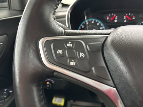 Used 2018 Chevrolet Equinox LT image 37