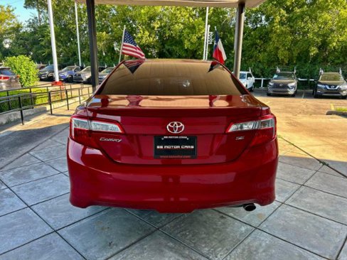 Used 2014 Toyota Camry SE image 3