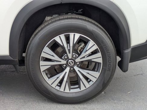 Used 2021 Nissan Rogue SV image 13