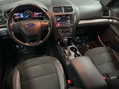 Used 2018 Ford Explorer XLT w/ Equipment Group 202A image 12