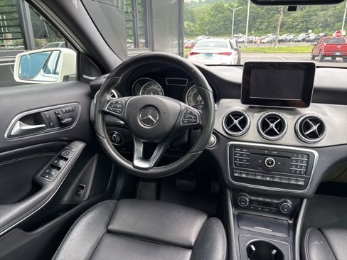 Used 2017 Mercedes-Benz GLA 250 4MATIC image 38