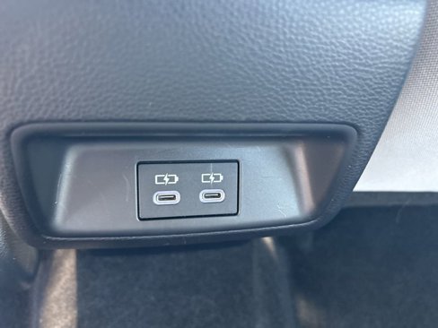 Used 2025 Toyota Corolla LE image 30