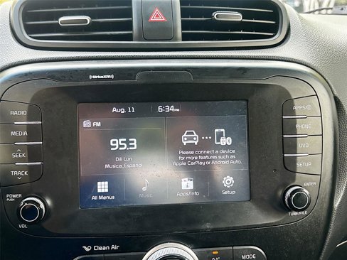 Used 2018 Kia Soul + image 16