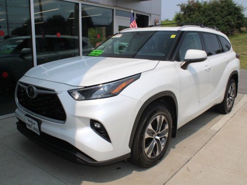 Used 2022 Toyota Highlander XLE image 5