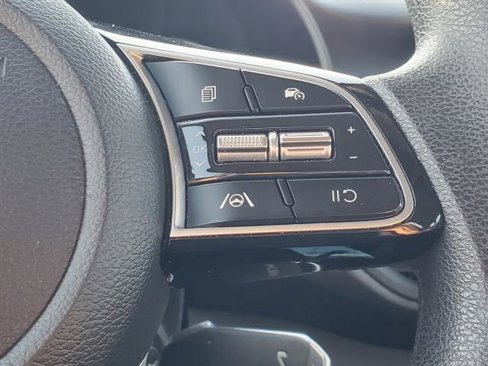 Used 2023 Kia Forte LXS image 13