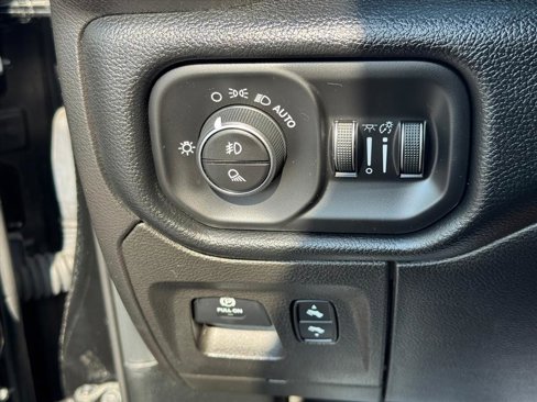 Used 2019 RAM 1500 Big Horn image 17