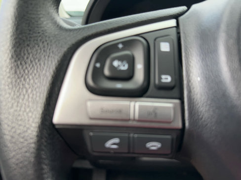 Used 2017 Subaru Crosstrek 2.0i image 19