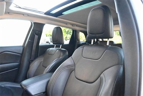 Used 2018 Jeep Cherokee Limited image 23