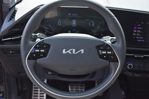 Used 2023 Kia Niro EX Touring image 21