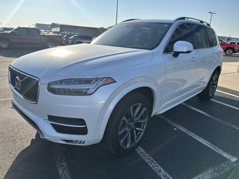 Used 2018 Volvo XC90 T5 Momentum w/ Convenience Package image 2