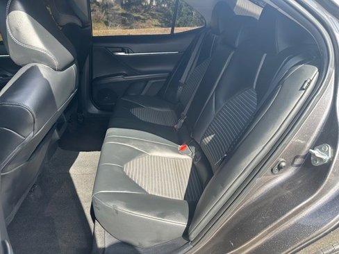 Used 2022 Toyota Camry SE image 12