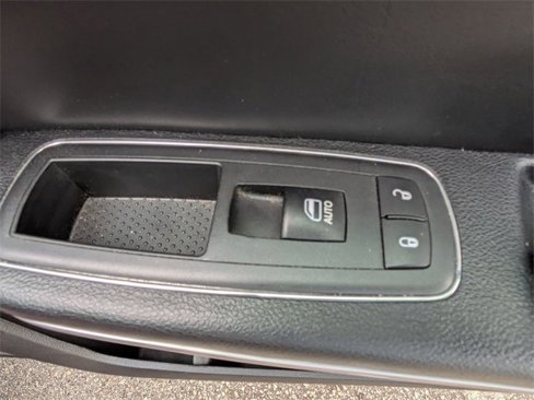 Used 2019 Chrysler 300 Limited image 37