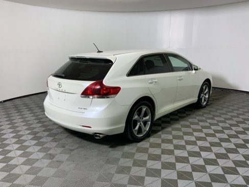 Used 2015 Toyota Venza XLE image 6