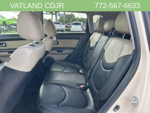 Used 2013 Kia Soul ! w/ Premium Pkg image 30
