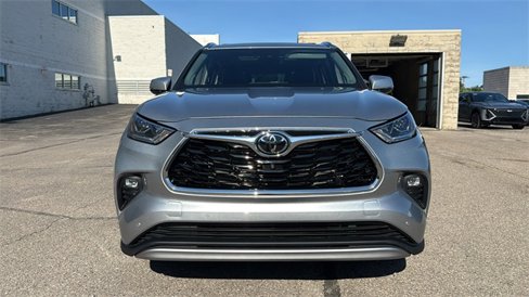 Used 2021 Toyota Highlander Platinum image 10