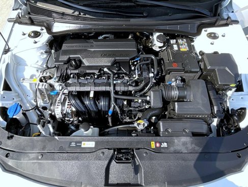 Certified 2025 Hyundai Elantra SE image 25