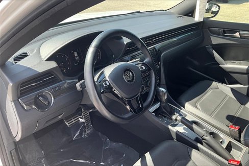 Certified 2021 Volkswagen Passat 2.0T R-Line image 14