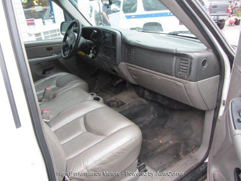 Used 2005 Chevrolet Suburban 2500 w/ Skid Plate Package, Off-Road image 11