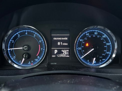 Used 2018 Toyota Corolla LE image 23