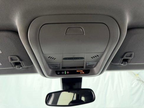 Used 2021 GMC Terrain SLT image 32