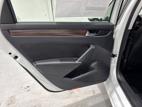 Used 2020 Volkswagen Passat 2.0T SEL image 55