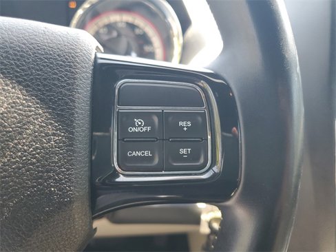 Used 2019 Dodge Grand Caravan SXT image 32