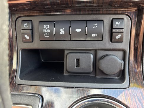 Used 2017 Chevrolet Traverse Premier image 16