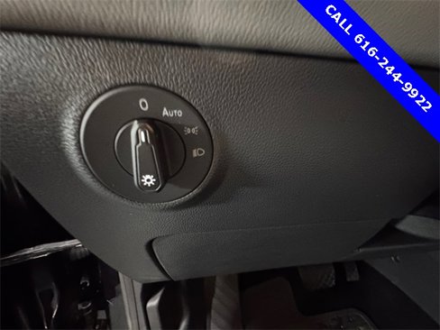 Used 2024 Volkswagen Taos SE image 24