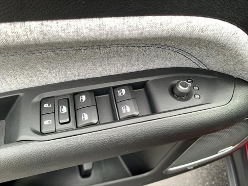 New 2025 Jeep Compass Latitude w/ Sun and Sound Group image 11