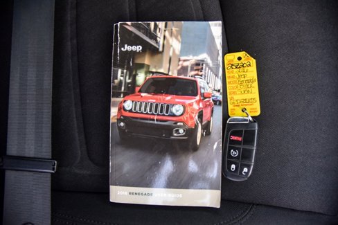 Used 2016 Jeep Renegade Latitude image 22