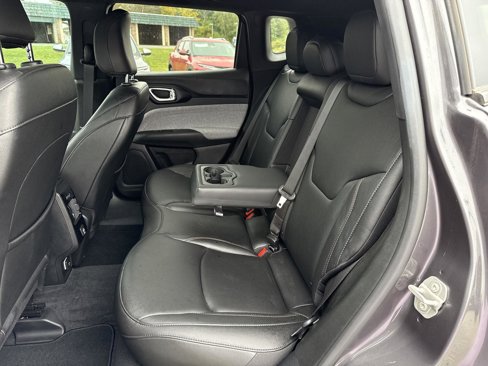 Used 2024 Jeep Compass Latitude image 13