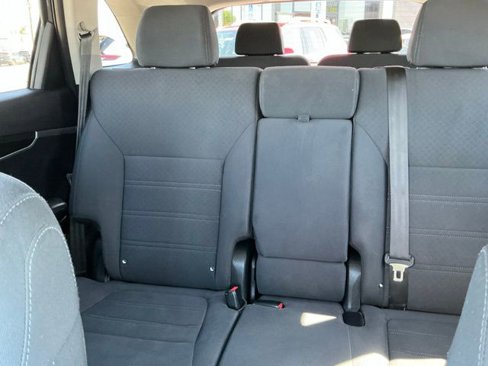 Used 2019 Kia Sorento LX image 23